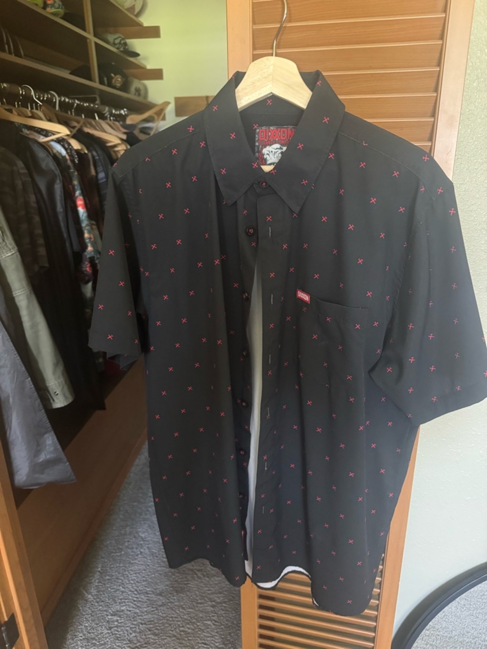 Black Short-Sleeve Button-Up Shirt with red Pattern - DIXXON party shirt